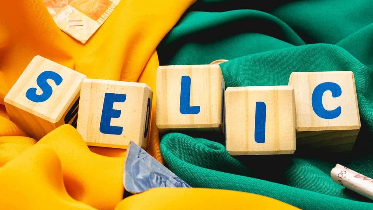 Mesmo-com-Selic-em-queda-Nubank-mantem-rentabilidade-superior Impacto da Alta da Selic na Poupança: O Que Esperar