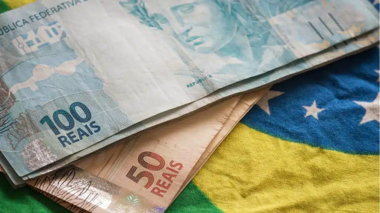 Salario-Minimo-IR-e-Bolsa-Familia.br-confira-o-que-preve-o-projeto-de-lei-orcamentario-de-2025-Projeto-de-Lei-Or Salário Mínimo, IR e Bolsa Família